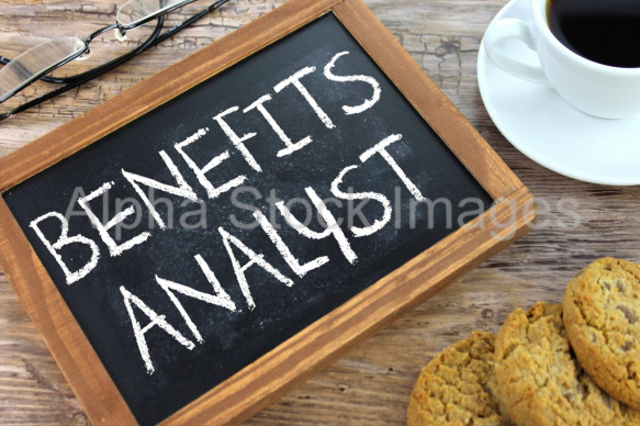 benefits analyst